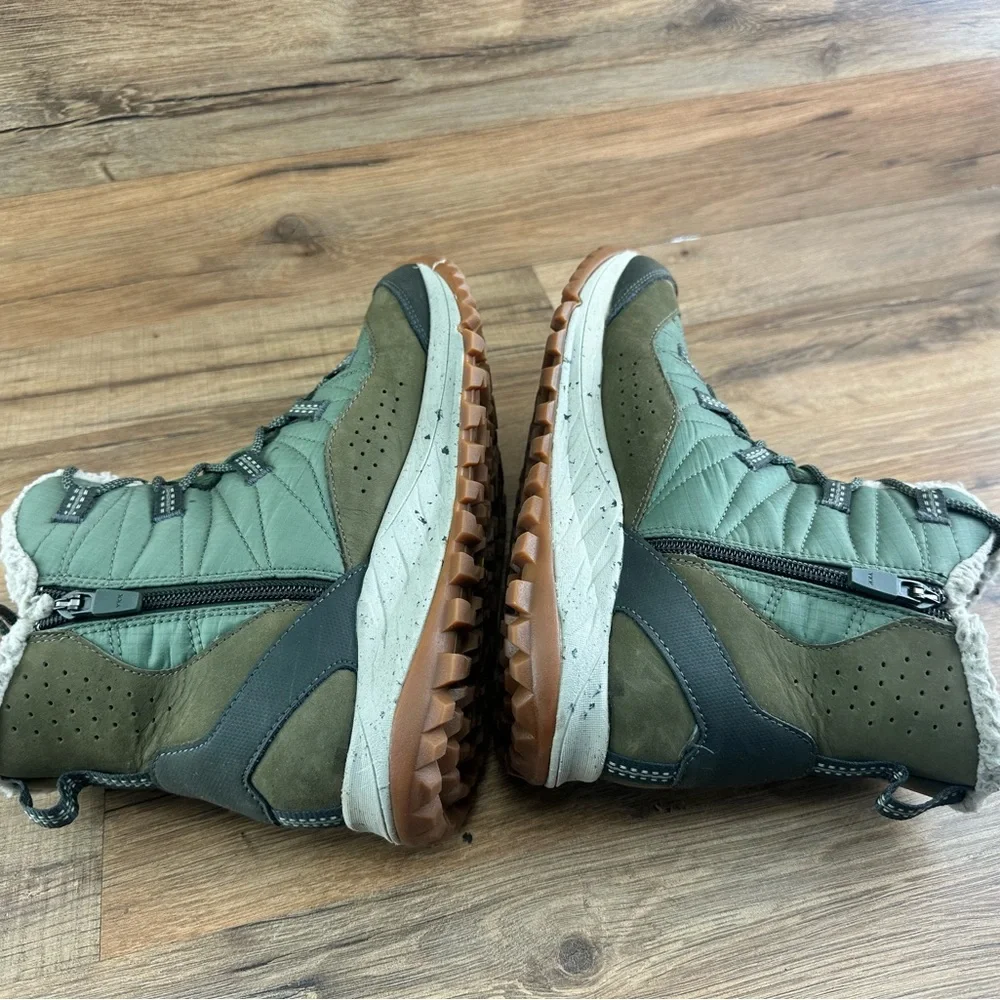 Merrell Olive Green Quilted Winter Boots with Faux Fur